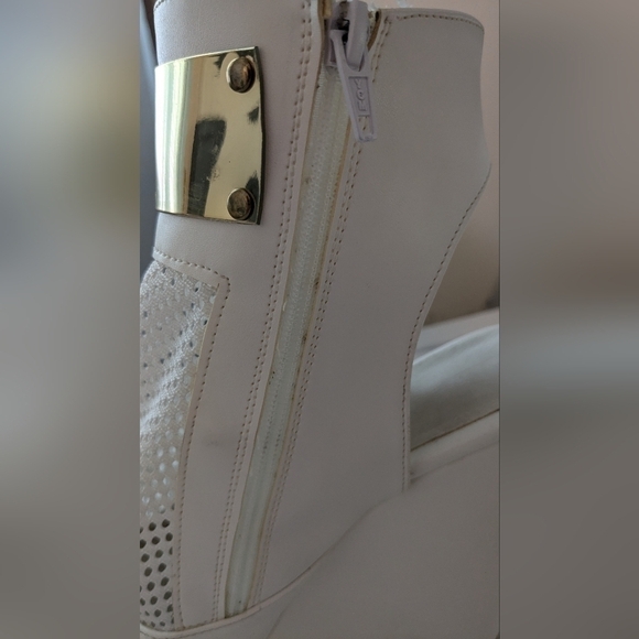 Tanja Club White Filet Peep Toe Wedge Platform Sandals Sz 7 ✨ Gold Embellished - Picture 14 of 16